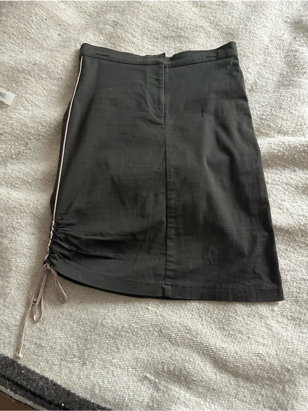 Amisu Olive Green Mini Skirt with Side Drawstring
